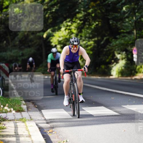 14.09.2025 - Stadtparktriathlon Michael Burmester http://msf.ph/oto/8911532 14.09.2025 11:11:51 Radfahren 754, 778, 826 meine-sportfotos.de