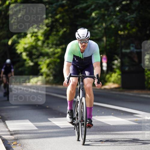 14.09.2025 - Stadtparktriathlon Michael Burmester http://msf.ph/oto/8911536 14.09.2025 11:11:53 Radfahren 754, 778, 826, 852, 919 meine-sportfotos.de