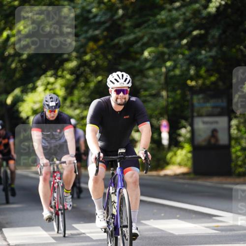 14.09.2025 - Stadtparktriathlon Michael Burmester http://msf.ph/oto/8911552 14.09.2025 11:12:13 Radfahren 734, 774, 801, 803, 835, 905 meine-sportfotos.de