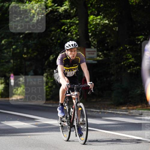 14.09.2025 - Stadtparktriathlon Michael Burmester http://msf.ph/oto/8911558 14.09.2025 11:12:18 Radfahren 734, 746, 774, 801, 803, 807, 835, 846 meine-sportfotos.de
