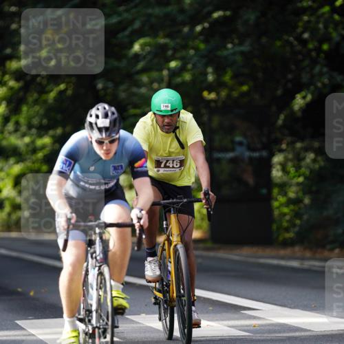 14.09.2025 - Stadtparktriathlon Michael Burmester http://msf.ph/oto/8911561 14.09.2025 11:12:23 Radfahren 734, 746, 801, 807, 818, 846 meine-sportfotos.de