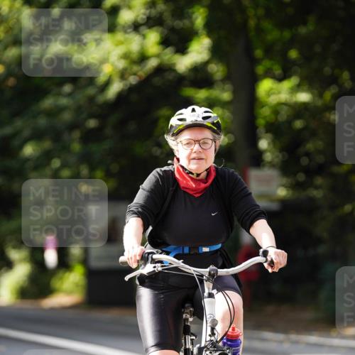 14.09.2025 - Stadtparktriathlon Michael Burmester http://msf.ph/oto/8911582 14.09.2025 11:13:05 Radfahren 682, 827, 859, 861 meine-sportfotos.de