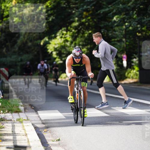 14.09.2025 - Stadtparktriathlon Michael Burmester http://msf.ph/oto/8911592 14.09.2025 11:13:19 Radfahren 776, 827, 828, 857, 861, 891, 897, 973 meine-sportfotos.de