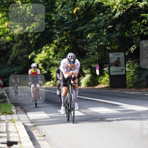 14.09.2025 - Stadtparktriathlon Michael Burmester http://msf.ph/oto/8911603 14.09.2025 11:13:32 Radfahren 825, 848, 857, 889, 917 meine-sportfotos.de