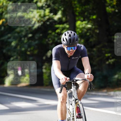 14.09.2025 - Stadtparktriathlon Michael Burmester http://msf.ph/oto/8911609 14.09.2025 11:13:38 Radfahren 825, 848, 865, 874, 889, 917 meine-sportfotos.de