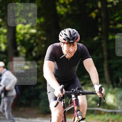 14.09.2025 - Stadtparktriathlon Michael Burmester http://msf.ph/oto/8911644 14.09.2025 11:15:02 Radfahren 882 meine-sportfotos.de