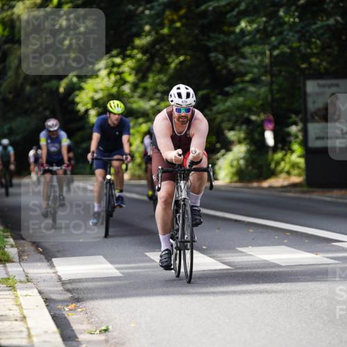 14.09.2025 - Stadtparktriathlon Michael Burmester http://msf.ph/oto/8911652 14.09.2025 11:15:23 Radfahren 756, 777, 842, 870, 880, 886, 921 meine-sportfotos.de