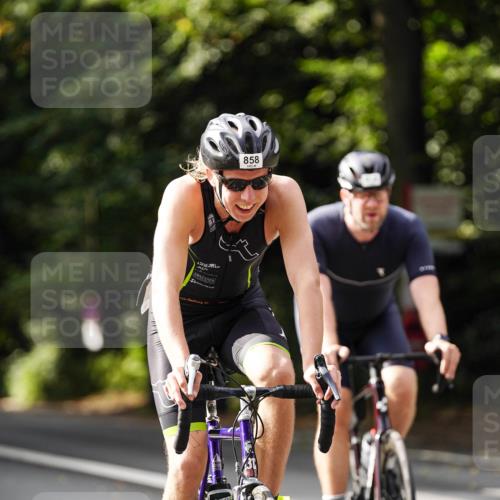 14.09.2025 - Stadtparktriathlon Michael Burmester http://msf.ph/oto/8911670 14.09.2025 11:15:45 Radfahren 739, 858, 875, 893, 918 meine-sportfotos.de