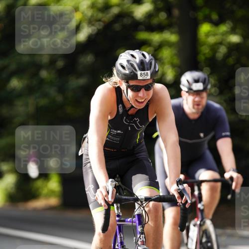 14.09.2025 - Stadtparktriathlon Michael Burmester http://msf.ph/oto/8911671 14.09.2025 11:15:45 Radfahren 739, 858, 875, 893, 918 meine-sportfotos.de