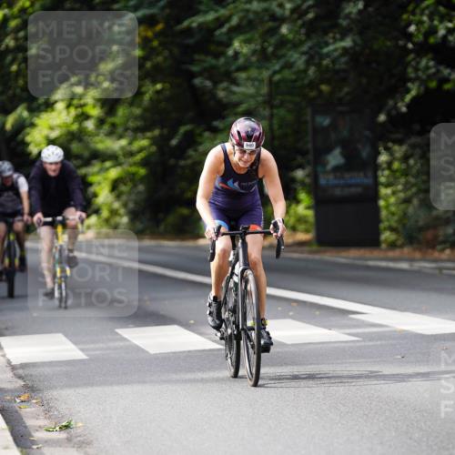 14.09.2025 - Stadtparktriathlon Michael Burmester http://msf.ph/oto/8911677 14.09.2025 11:16:02 Radfahren 878, 894, 915, 940 meine-sportfotos.de