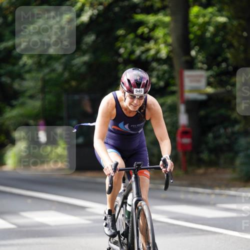 14.09.2025 - Stadtparktriathlon Michael Burmester http://msf.ph/oto/8911678 14.09.2025 11:16:03 Radfahren 878, 894, 915, 940 meine-sportfotos.de