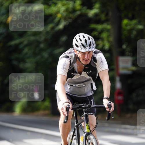14.09.2025 - Stadtparktriathlon Michael Burmester http://msf.ph/oto/8911681 14.09.2025 11:16:06 Radfahren 878, 894, 915, 940 meine-sportfotos.de
