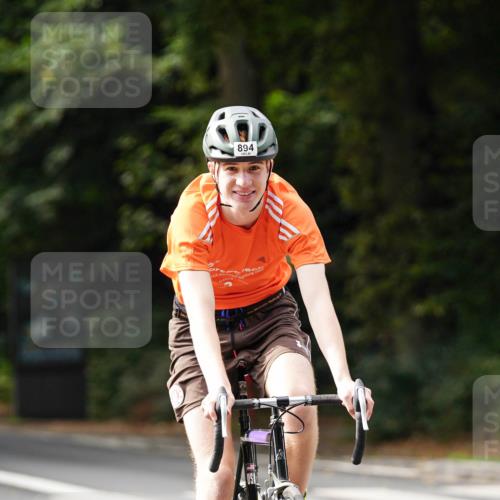 14.09.2025 - Stadtparktriathlon Michael Burmester http://msf.ph/oto/8911682 14.09.2025 11:16:10 Radfahren 655, 878, 894, 915, 943 meine-sportfotos.de