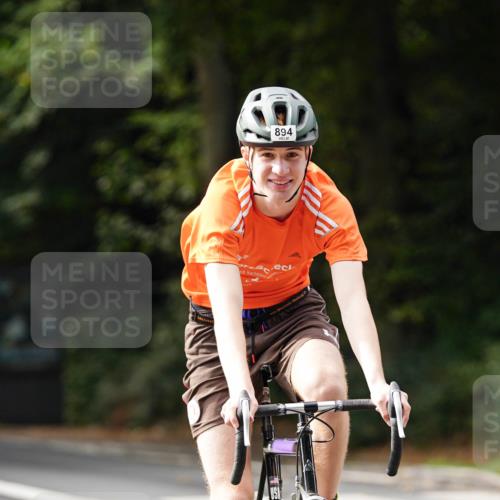 14.09.2025 - Stadtparktriathlon Michael Burmester http://msf.ph/oto/8911683 14.09.2025 11:16:11 Radfahren 655, 894, 915, 943 meine-sportfotos.de