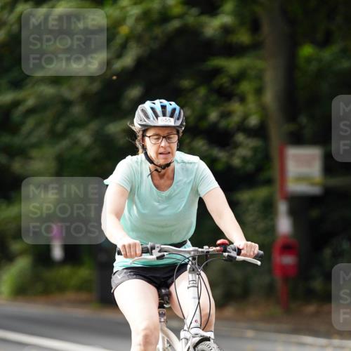 14.09.2025 - Stadtparktriathlon Michael Burmester http://msf.ph/oto/8911685 14.09.2025 11:16:16 Radfahren 655, 808, 831, 851, 894, 943 meine-sportfotos.de