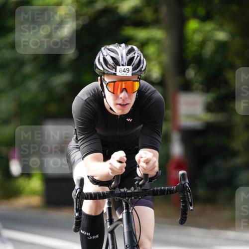 14.09.2025 - Stadtparktriathlon Michael Burmester http://msf.ph/oto/8911701 14.09.2025 11:16:50 Radfahren 823, 849, 888 meine-sportfotos.de