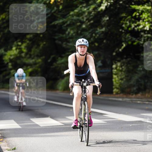 14.09.2025 - Stadtparktriathlon Michael Burmester http://msf.ph/oto/8911711 14.09.2025 11:17:10 Radfahren 900, 950, 987, 1000 meine-sportfotos.de