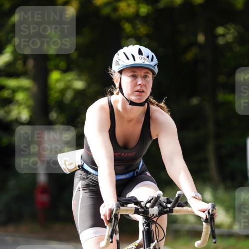14.09.2025 - Stadtparktriathlon Michael Burmester http://msf.ph/oto/8911713 14.09.2025 11:17:10 Radfahren 900, 950, 987, 1000 meine-sportfotos.de