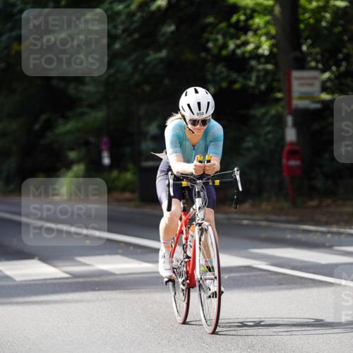 14.09.2025 - Stadtparktriathlon Michael Burmester http://msf.ph/oto/8911714 14.09.2025 11:17:12 Radfahren 900, 950, 987, 1000 meine-sportfotos.de