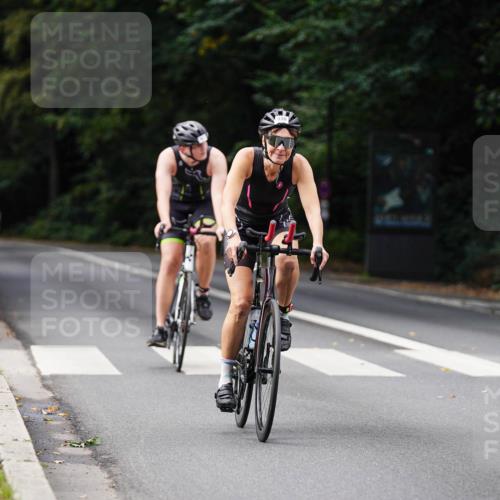 14.09.2025 - Stadtparktriathlon Michael Burmester http://msf.ph/oto/8911737 14.09.2025 11:18:22 Radfahren 902, 930 meine-sportfotos.de