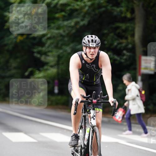 14.09.2025 - Stadtparktriathlon Michael Burmester http://msf.ph/oto/8911739 14.09.2025 11:18:23 Radfahren 902, 930, 935, 976 meine-sportfotos.de