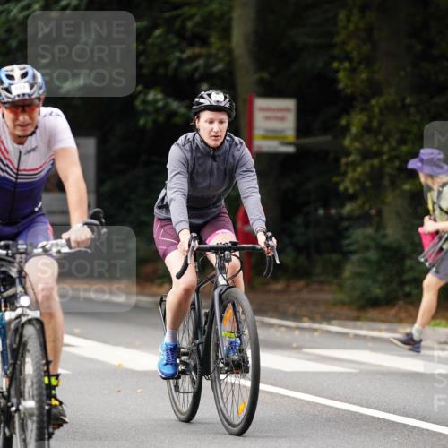 14.09.2025 - Stadtparktriathlon Michael Burmester http://msf.ph/oto/8911749 14.09.2025 11:18:40 Radfahren 724, 868, 932, 934, 951, 985, 993, 1015 meine-sportfotos.de