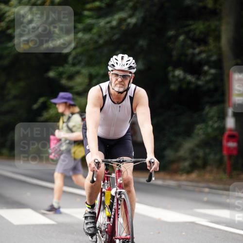 14.09.2025 - Stadtparktriathlon Michael Burmester http://msf.ph/oto/8911753 14.09.2025 11:18:43 Radfahren 724, 826, 852, 868, 919, 932, 934, 985, 1015 meine-sportfotos.de