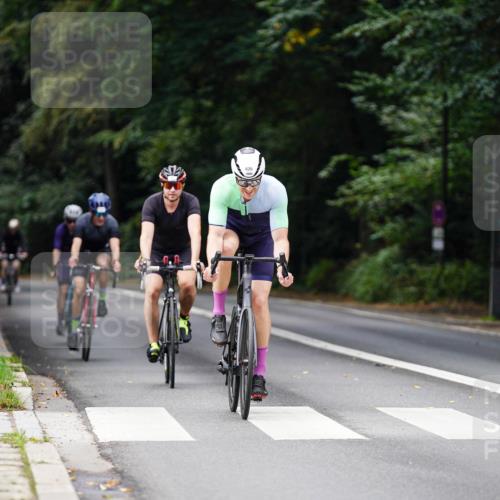14.09.2025 - Stadtparktriathlon Michael Burmester http://msf.ph/oto/8911755 14.09.2025 11:18:49 Radfahren 724, 826, 852, 919, 996, 1006 meine-sportfotos.de