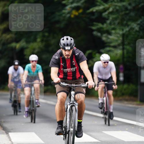 14.09.2025 - Stadtparktriathlon Michael Burmester http://msf.ph/oto/8911765 14.09.2025 11:19:09 Radfahren 797, 835, 911, 914, 947, 969 meine-sportfotos.de