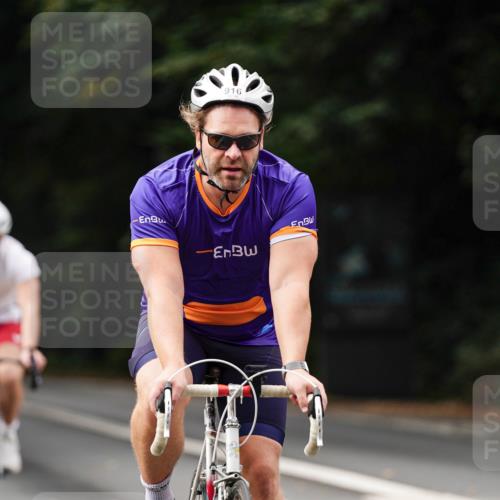 14.09.2025 - Stadtparktriathlon Michael Burmester http://msf.ph/oto/8911781 14.09.2025 11:19:28 Radfahren 846, 890, 905, 916, 942, 979 meine-sportfotos.de