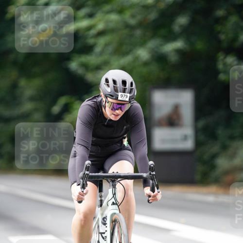 14.09.2025 - Stadtparktriathlon Michael Burmester http://msf.ph/oto/8911785 14.09.2025 11:19:36 Radfahren 854, 944, 979 meine-sportfotos.de