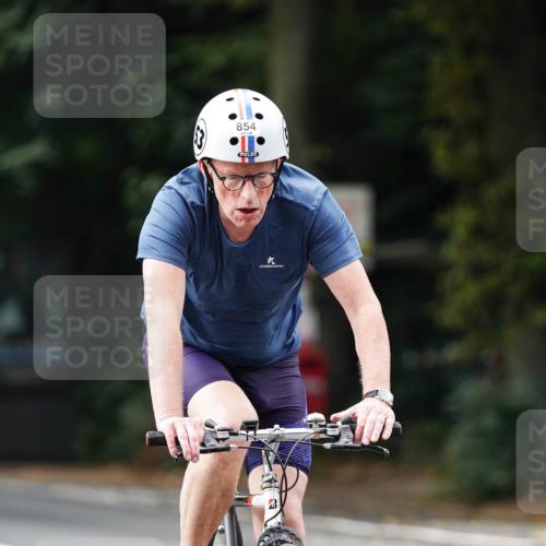 14.09.2025 - Stadtparktriathlon Michael Burmester http://msf.ph/oto/8911790 14.09.2025 11:19:41 Radfahren 854, 898, 944, 979, 1009, 1020 meine-sportfotos.de
