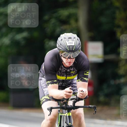 14.09.2025 - Stadtparktriathlon Michael Burmester http://msf.ph/oto/8911793 14.09.2025 11:19:47 Radfahren 825, 836, 898, 1009, 1020 meine-sportfotos.de