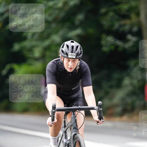 14.09.2025 - Stadtparktriathlon Michael Burmester http://msf.ph/oto/8911795 14.09.2025 11:19:48 Radfahren 825, 836, 898, 1009, 1020 meine-sportfotos.de