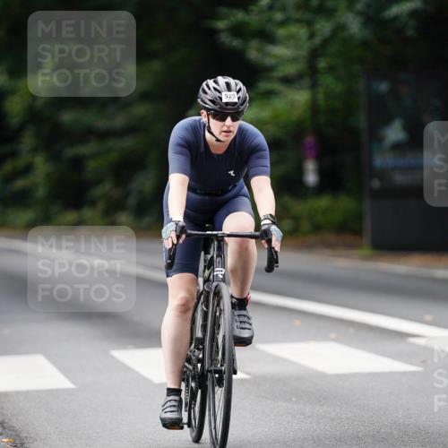 14.09.2025 - Stadtparktriathlon Michael Burmester http://msf.ph/oto/8911813 14.09.2025 11:20:10 Radfahren 833, 841, 925, 975, 984 meine-sportfotos.de