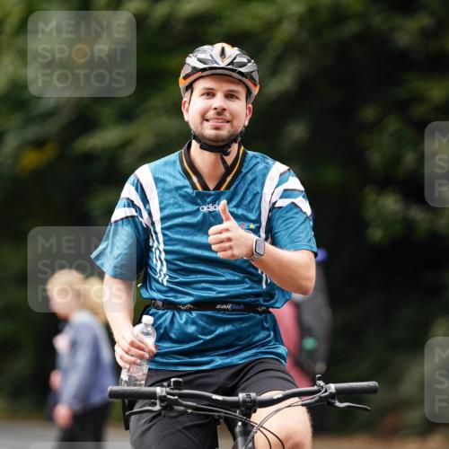 14.09.2025 - Stadtparktriathlon Michael Burmester http://msf.ph/oto/8911827 14.09.2025 11:20:26 Radfahren 772, 847, 853, 859, 872, 874, 1018 meine-sportfotos.de