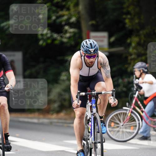 14.09.2025 - Stadtparktriathlon Michael Burmester http://msf.ph/oto/8911830 14.09.2025 11:20:32 Radfahren 772, 838, 847, 874, 889, 917, 1018 meine-sportfotos.de