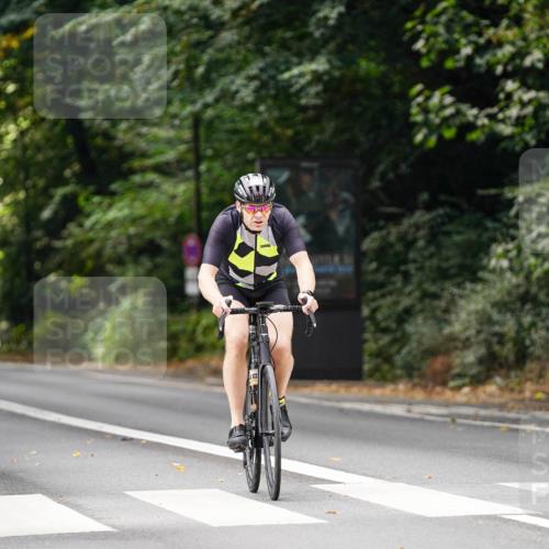 14.09.2025 - Stadtparktriathlon Michael Burmester http://msf.ph/oto/8911835 14.09.2025 11:20:39 Radfahren 838, 848, 861, 889, 897, 917, 938, 941, 1018 meine-sportfotos.de