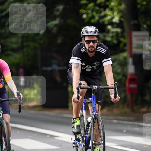 14.09.2025 - Stadtparktriathlon Michael Burmester http://msf.ph/oto/8911843 14.09.2025 11:20:45 Radfahren 838, 848, 861, 889, 897, 917, 938, 941, 989 meine-sportfotos.de