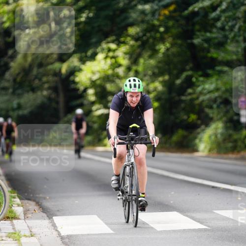 14.09.2025 - Stadtparktriathlon Michael Burmester http://msf.ph/oto/8911856 14.09.2025 11:20:58 Radfahren 937, 949, 982 meine-sportfotos.de