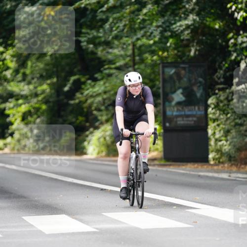 14.09.2025 - Stadtparktriathlon Michael Burmester http://msf.ph/oto/8911858 14.09.2025 11:21:05 Radfahren 822, 827, 937, 973, 982, 1012 meine-sportfotos.de