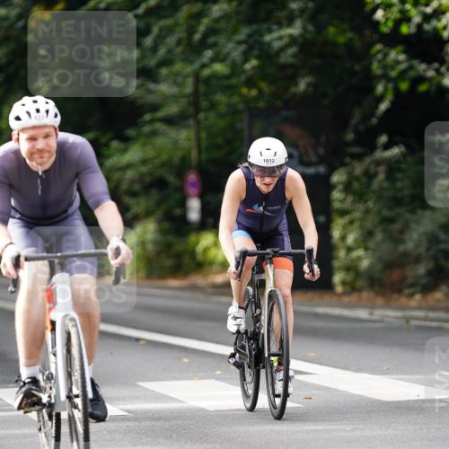 14.09.2025 - Stadtparktriathlon Michael Burmester http://msf.ph/oto/8911864 14.09.2025 11:21:11 Radfahren 822, 827, 973, 982, 1012 meine-sportfotos.de