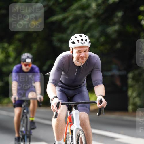 14.09.2025 - Stadtparktriathlon Michael Burmester http://msf.ph/oto/8911865 14.09.2025 11:21:12 Radfahren 822, 827, 973, 982, 1012 meine-sportfotos.de