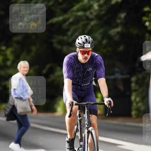 14.09.2025 - Stadtparktriathlon Michael Burmester http://msf.ph/oto/8911866 14.09.2025 11:21:13 Radfahren 822, 827, 973, 1012 meine-sportfotos.de