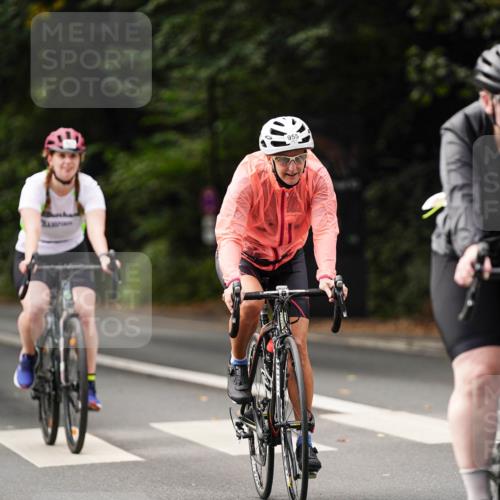 14.09.2025 - Stadtparktriathlon Michael Burmester http://msf.ph/oto/8911880 14.09.2025 11:21:42 Radfahren 734, 828, 871, 927, 945, 955, 960 meine-sportfotos.de