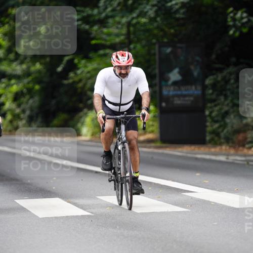 14.09.2025 - Stadtparktriathlon Michael Burmester http://msf.ph/oto/8911885 14.09.2025 11:21:48 Radfahren 828, 873, 927, 945, 955, 960, 981 meine-sportfotos.de