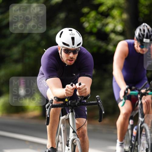 14.09.2025 - Stadtparktriathlon Michael Burmester http://msf.ph/oto/8911924 14.09.2025 11:22:33 Radfahren 857, 880, 892, 901, 998 meine-sportfotos.de