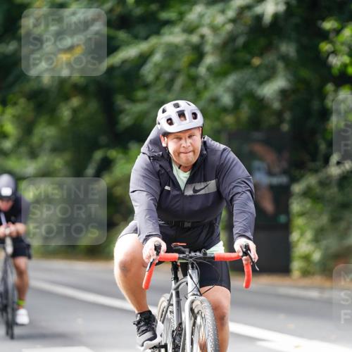 14.09.2025 - Stadtparktriathlon Michael Burmester http://msf.ph/oto/8911926 14.09.2025 11:22:38 Radfahren 857, 870, 880, 892, 901, 957, 958, 998 meine-sportfotos.de