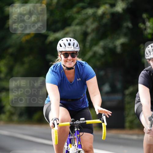 14.09.2025 - Stadtparktriathlon Michael Burmester http://msf.ph/oto/8911932 14.09.2025 11:22:42 Radfahren 857, 862, 870, 875, 892, 921, 957, 958, 998 meine-sportfotos.de