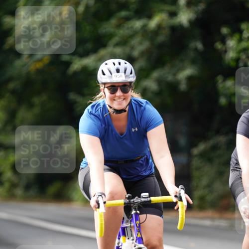 14.09.2025 - Stadtparktriathlon Michael Burmester http://msf.ph/oto/8911933 14.09.2025 11:22:43 Radfahren 857, 862, 870, 875, 892, 921, 957, 958, 998 meine-sportfotos.de